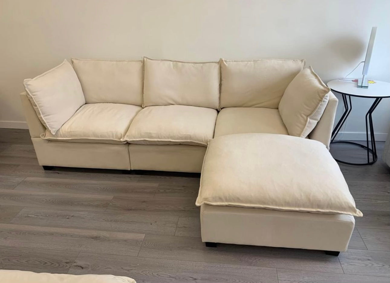 MONIKA Down Filled Midsize Cloud