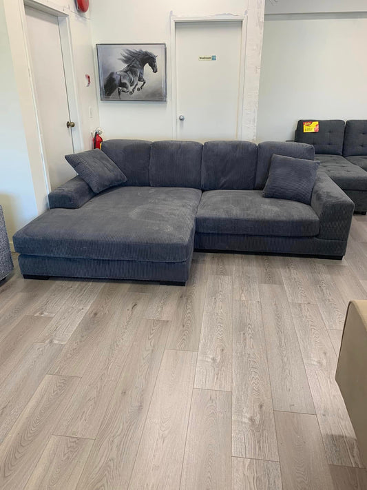 LORE Plunge Sectional